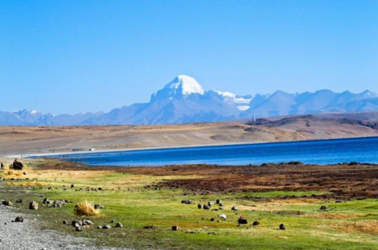 Mount Kailash mit See davor, Tibet Reisen